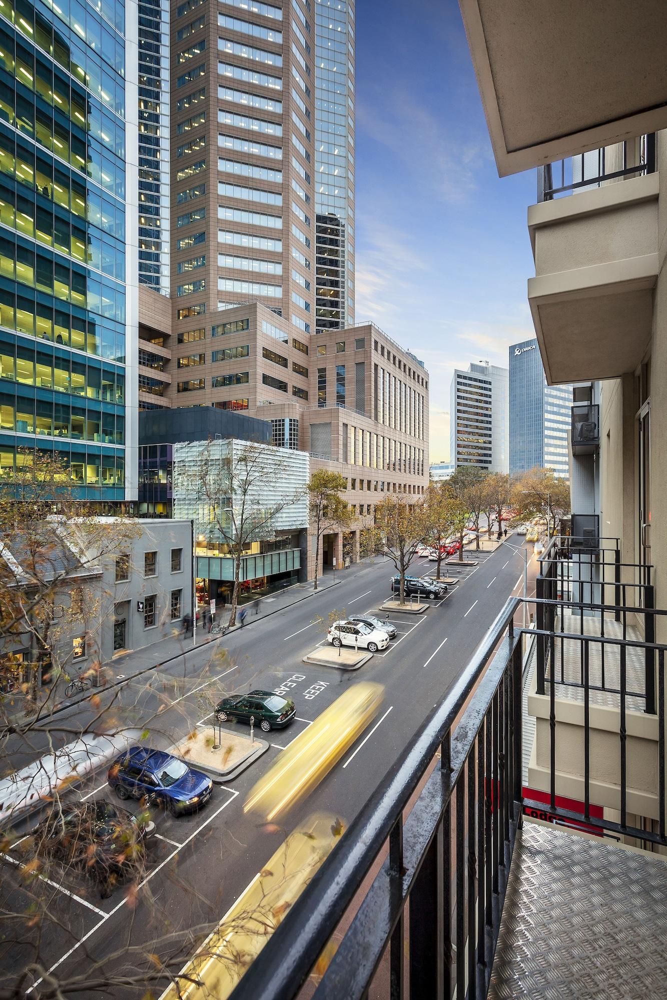 Comfort Hotel Melbourne Central Exterior photo