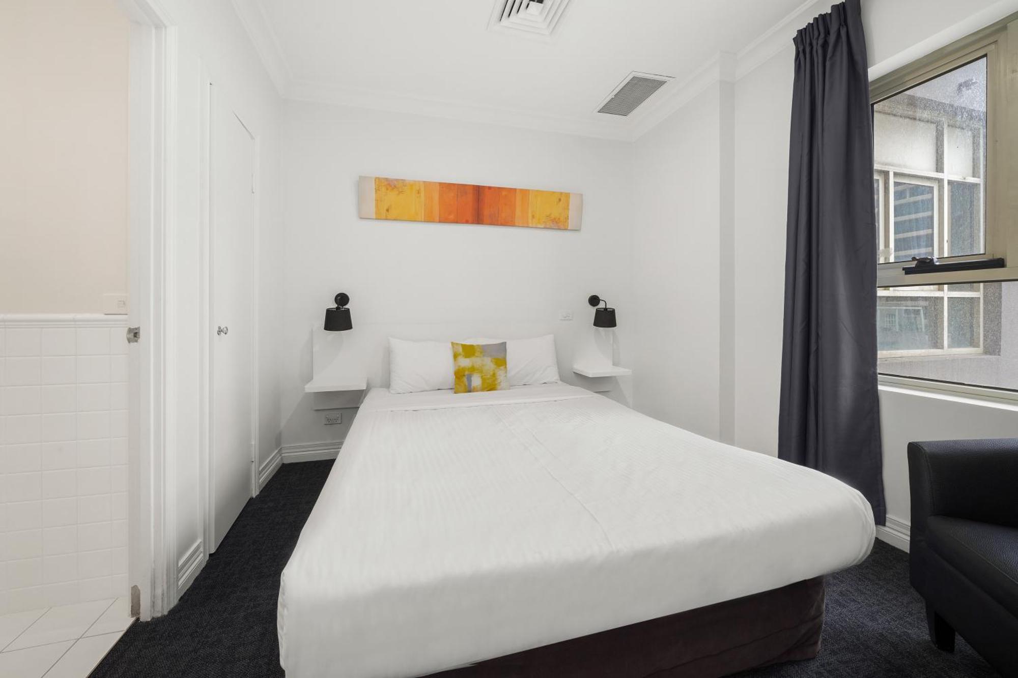 Comfort Hotel Melbourne Central Exterior photo